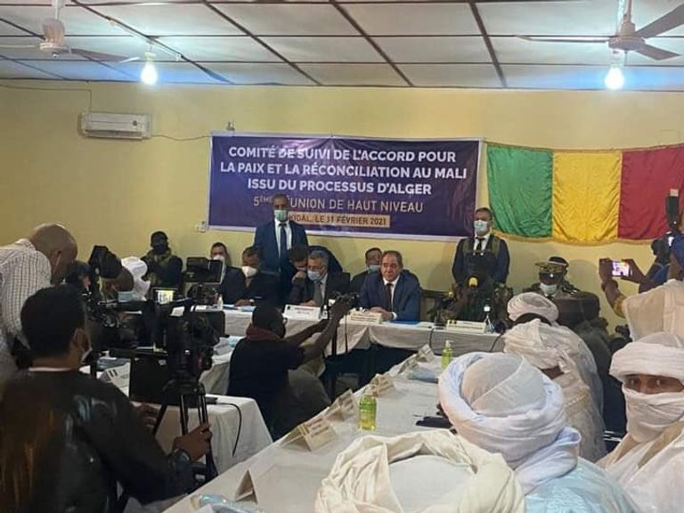 وزير الخارجية الجزائري في الدورة الـ42 للجنة متابعة اتفاق السلم والمصالحة في مالي المنبثق عن مسار الجزائر وزير خارجية الجزائر لدى استقباله من رئيس مالي