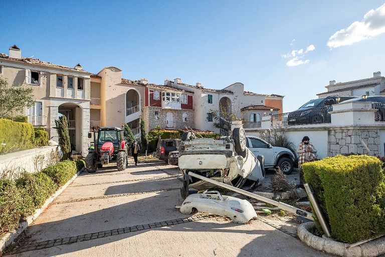 أضرار خلفها الإعصار