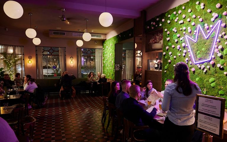 متاجر أيسلندا تعيد فتح أبوابها بعد إغلاق كورونا