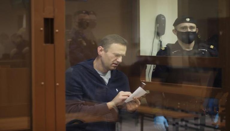 المعارض الروسي أليكسي نافالني خلال محاكمته- رويترز