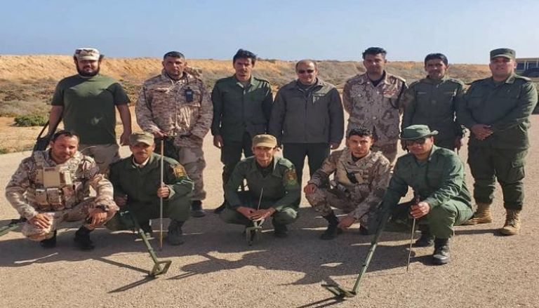 فريق إزالة الألغام بالجيش الليبي