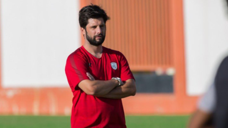 كارلوس هيرنانديز مدرب الشباب السعودي ألين هورفات مدرب النصر السعودي