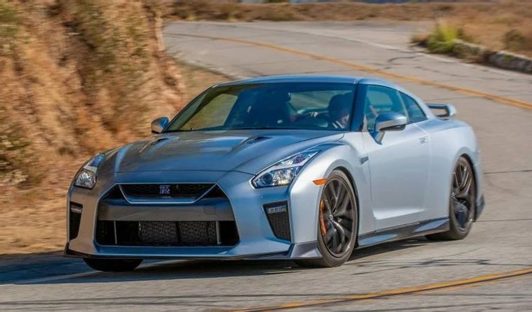 نيسان GT-R كاريرا 911