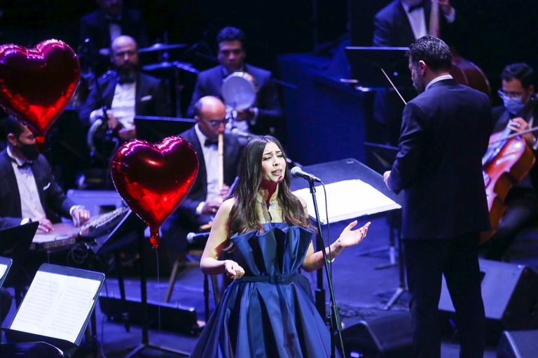 النجمة المغربية جنات في حفل "عيد حب" بدار الأوبرا المصرية