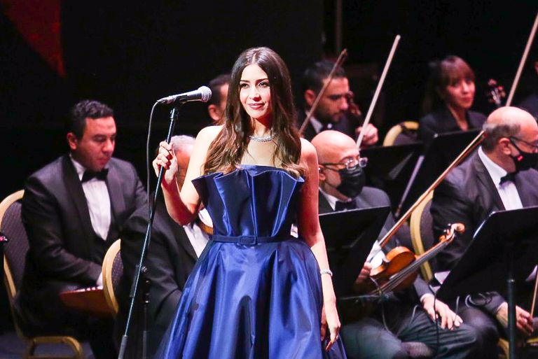 النجمة المغربية جنات في حفل "عيد حب" بدار الأوبرا المصرية