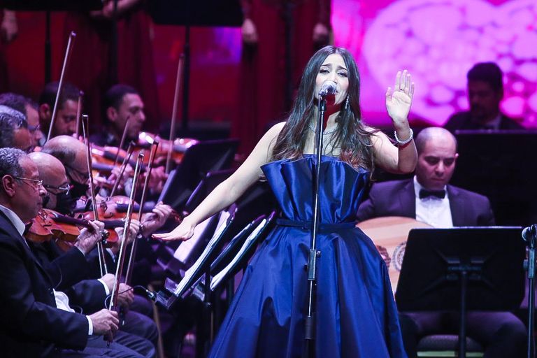 النجمة المغربية جنات في حفل "عيد حب" بدار الأوبرا المصرية