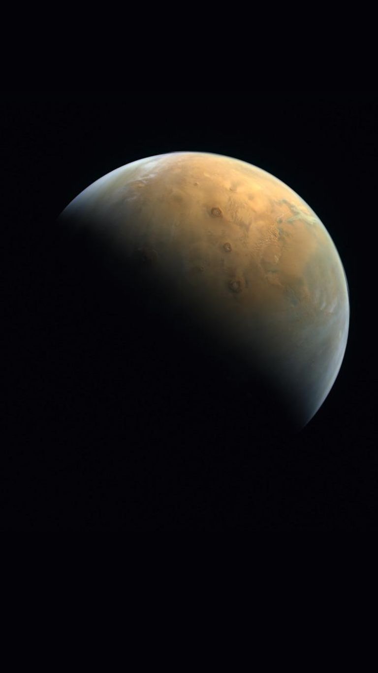 أول صورة لكوكب المريخ من مسبار الأمل