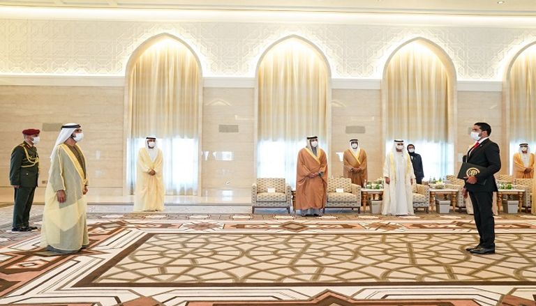 محمد آل خاجة يؤدي اليمين القانونية كأول سفير للإمارات في ‫إسرائيل.