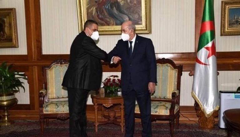 جانب من استقبال الرئيس الجزائري لرئيس حزب جبهة المستقبل عبد العزيز بلعيد