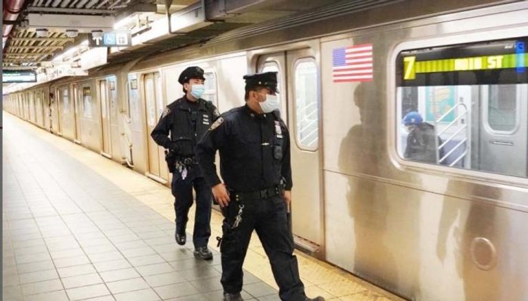 عناصر من الشرطة الأمريكية في مترو الأنفاق- أرشيفية
