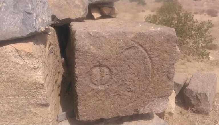 آثار الدمار الحوثي على أحد المساجد