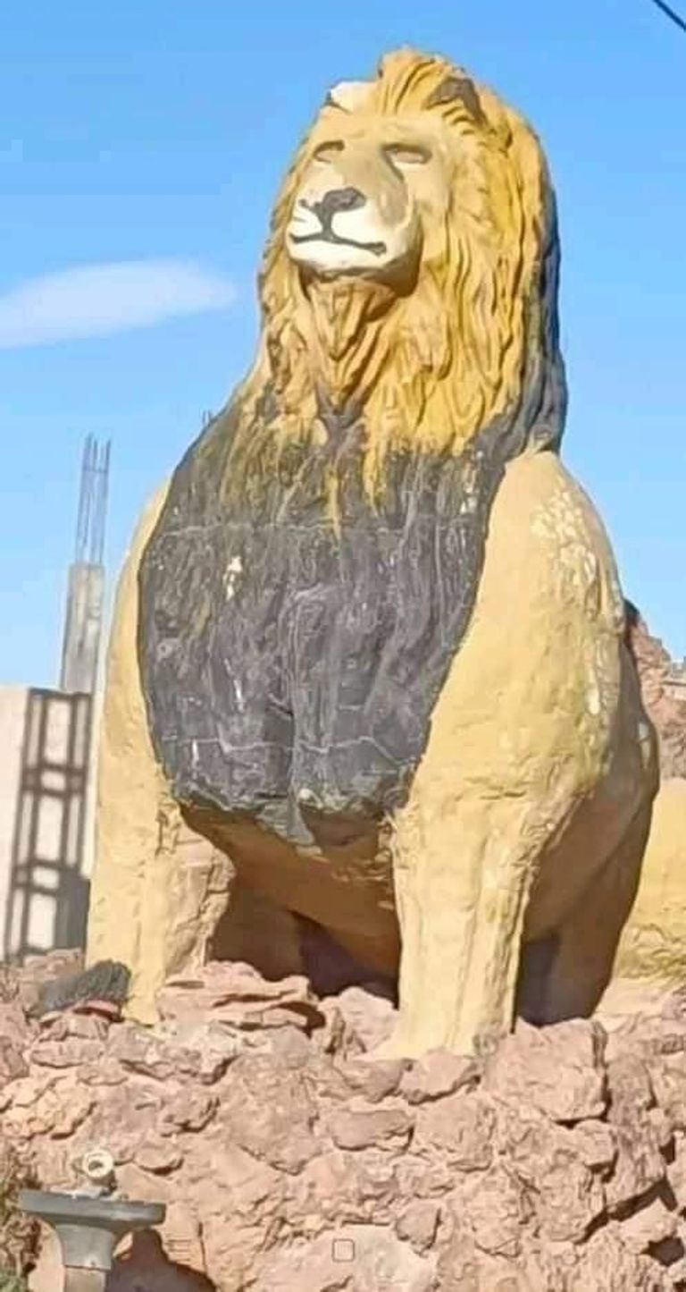 تمثال أسد بذقن يثير الجدل في الجزائر ومصممه يزأر اعتذارا ميون برس