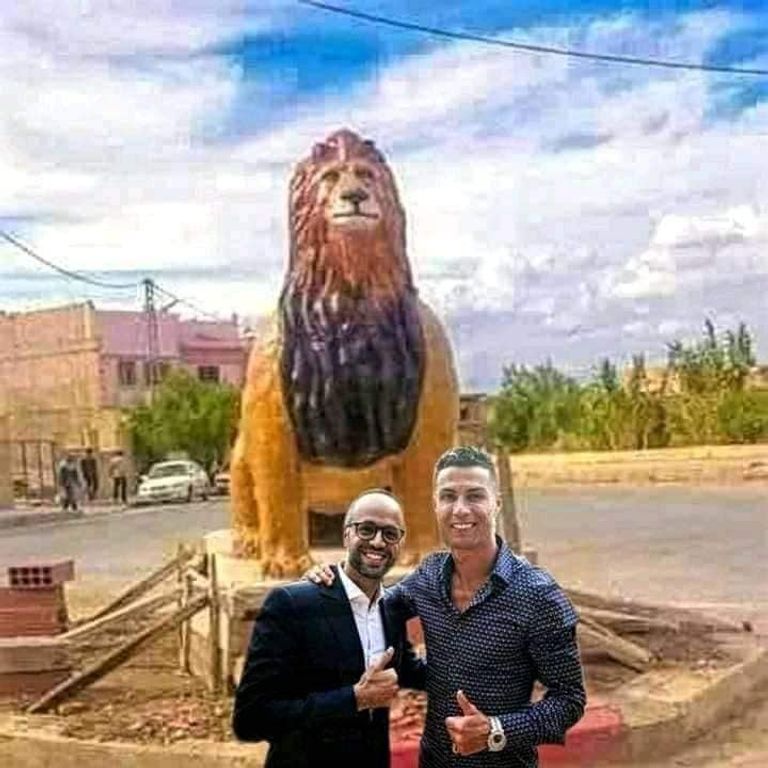 صور مفبركة لكريستيانو رونالدو تسخر من شكل تمثال الأسد في الجزائر