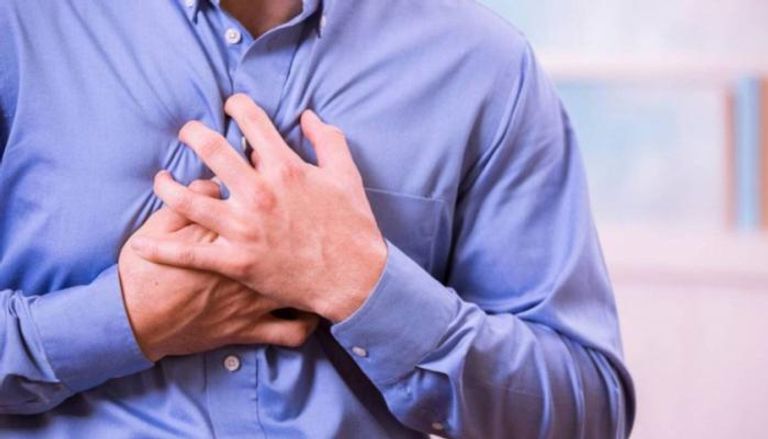 أعراض الأزمة القلبية تختلف بين الرجال والنساء
