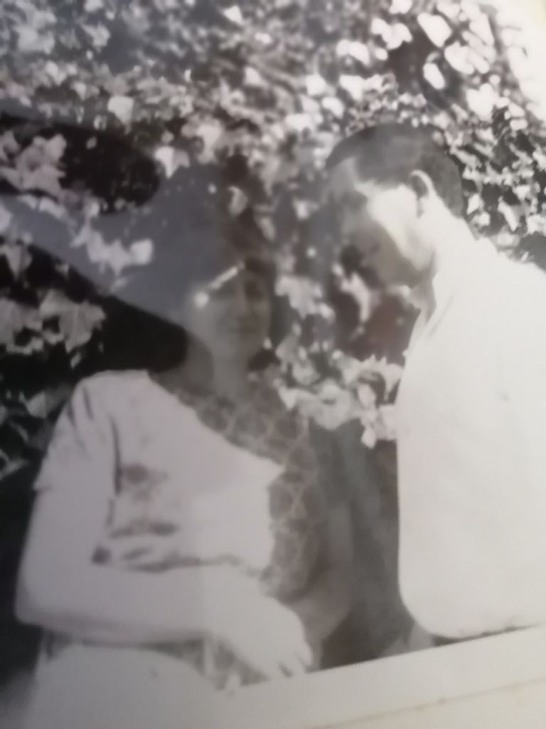 ديدو وزوجته الراحلة رمضان بوثرية الملقب بـ"ديدو".. أيقونة الحب في الجزائر