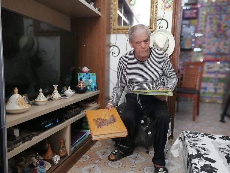 ديدو في منزله رمضان بوثرية الملقب بـ"ديدو".. أيقونة الحب في الجزائر