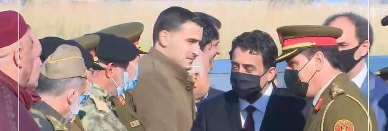 الدبيبة يستقبل المنفي في المطار