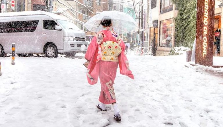 اليابان تستعد لعاصفة ثلجية شديدة