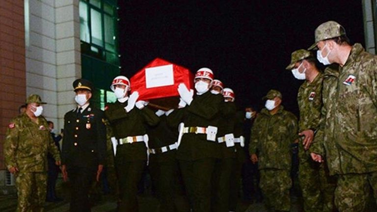 دولت باهجه لي خلال اجتماع الكتلة البرلمانية لحزبه