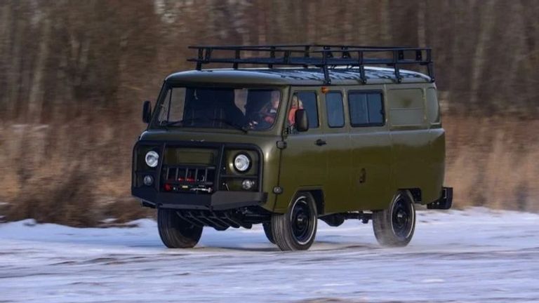 طراز UAZ SGR Expedition Van مرسيدس Sprinter 4×4