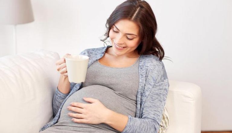 شرب الحامل للقهوة يؤثر على سلوك الأطفال لاحقا