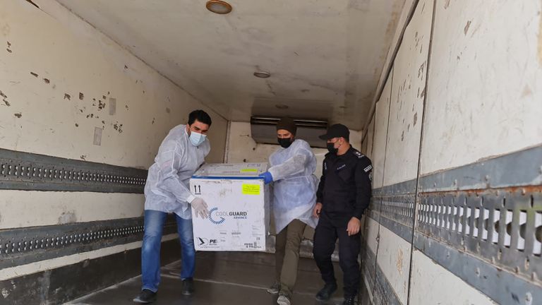 وصول جرعات لقاح كورونا إلى غزة وصول جرعات لقاح كورونا إلى غزة