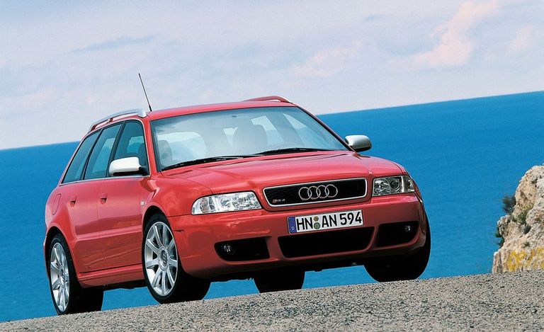 أودي RS4 Avant 2000
