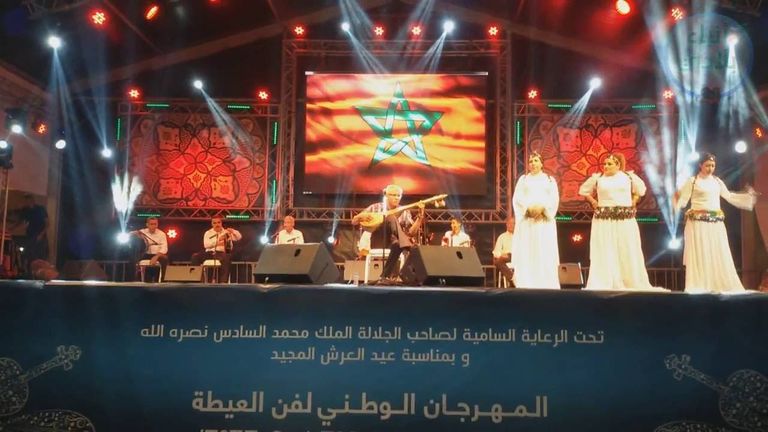 صورة من إحدى دورات المهرجان الوطني لفن العيطة جانب من إحدى دورات المهرجان الوطني لفن العيطة