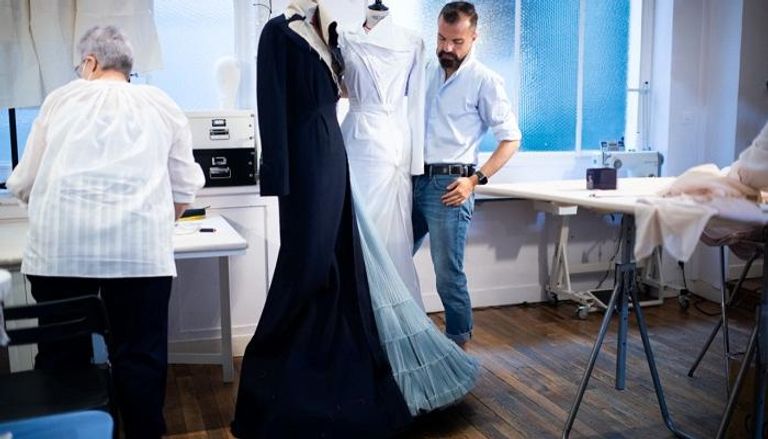 أسبوع الموضة في باريس بلا عروض مباشرة  في عصر كورونا عروض الموضة باتت رقمية