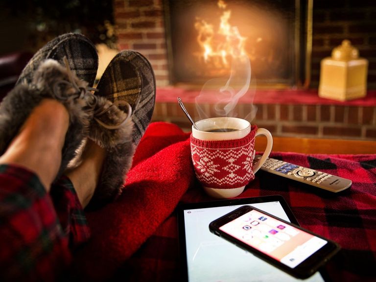 الثلج يغطي المنازل والشوارع