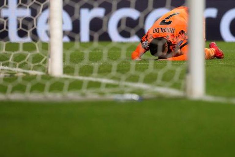 غضب كريستيانو رونالدو مهاجم يوفنتوس بعد عدم احتساب ركلة جزاء أمام بورتو غضب كريستيانو رونالدو
