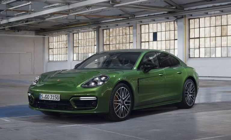 موديل Panamera Turbo S E-Hybrid مجموعة من السيارات عززت قوة محركاتها الحصانية