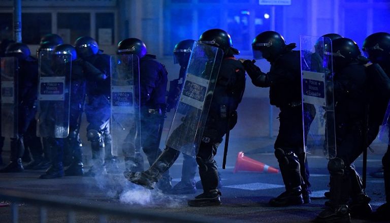 جانب من المظاهرات التي تشهدها إسبانيا احتجاجا على اعتقال مغني راب-أ.ف.ب جانب من المظاهرات التي تشهدها إسبانيا -أ.ف.ب