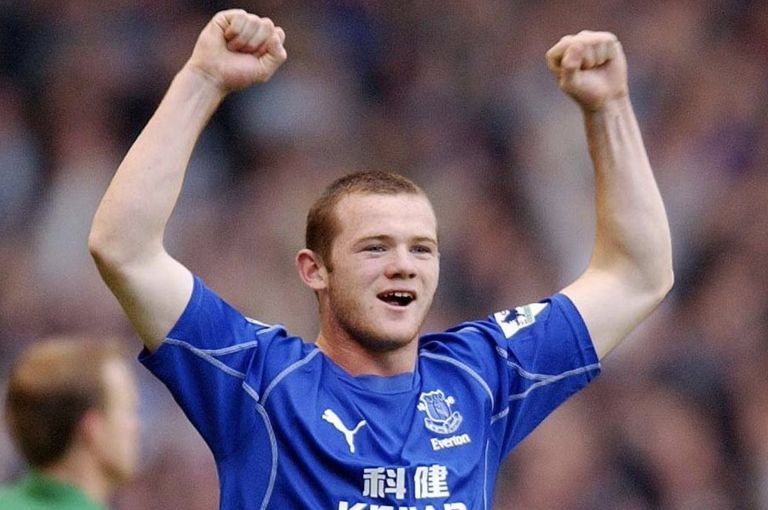 واين روني لاعب إيفرتون ومانشستر يونايتد الأسبق