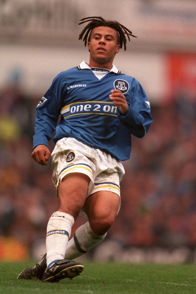 داني كادمارتيري لاعب إيفرتون الأسبق