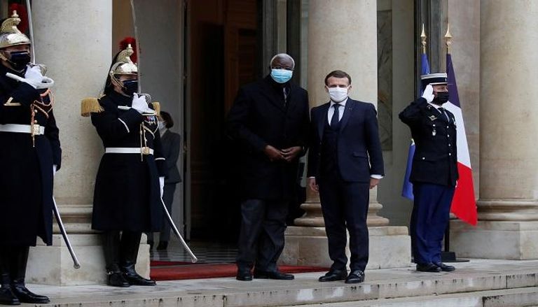الرئيس الفرنسي يلتقي الرئيس المالي المؤقت في باريس