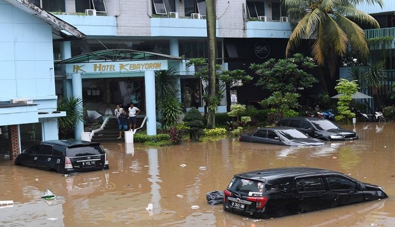 فيضانات عارمة تجتاح إندونيسيا