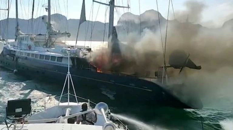 يخت الأثرياء "فوسيا"