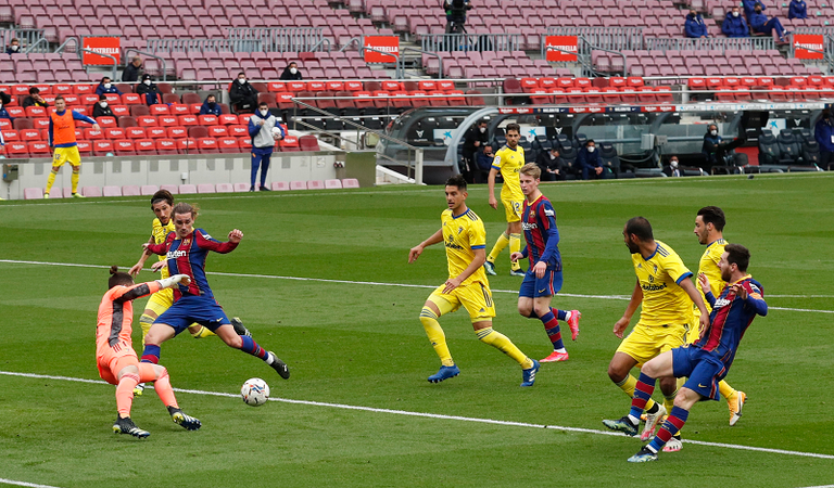 برشلونة ضد قادش رونالد كومان مدرب برشلونة