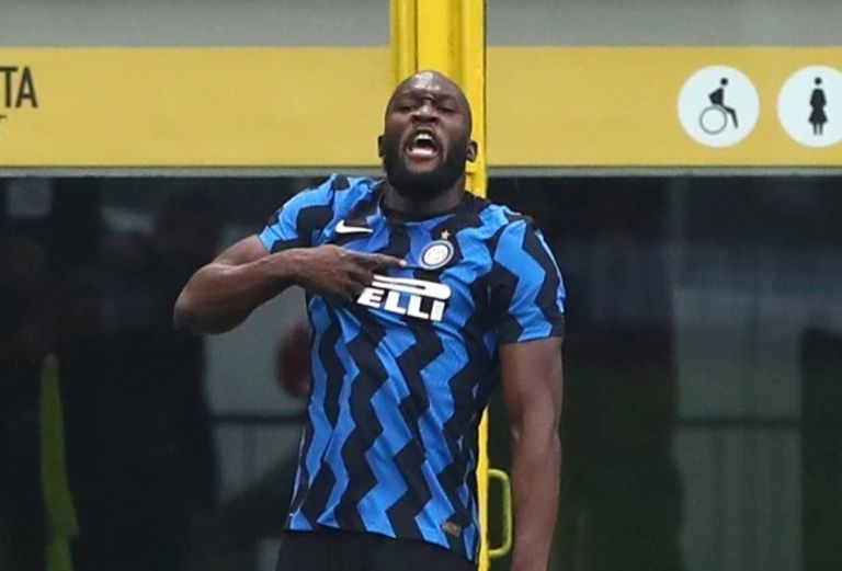 زلاتان إبراهيموفيتش وروميلو لوكاكو