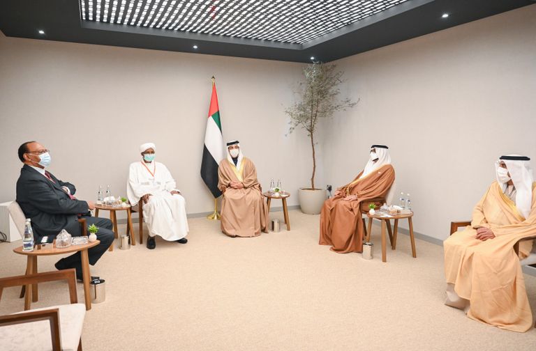 منصور بن زايد يستقبل نائب رئيس المجلس السيادي الانتقالي الـسوداني الشيخ منصور بن زايد والفريق أول محمد حمدان دقلو