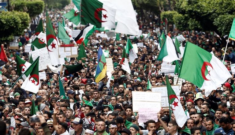 مظاهرة في الحراك الشعبي بالجزائر مطالبة بالتغيير الجذري - أرشيفية