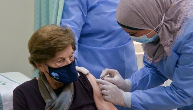 حملات التطعيم ضد كورونا تتواصل في الأردن