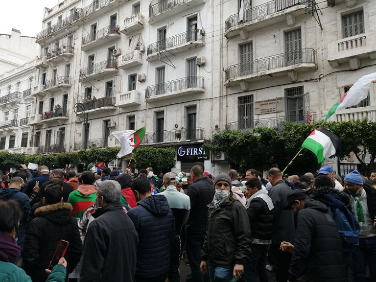 مظاهرات حاشدة بالجزائر العاصمة في الذكرى الثانية للحراك الشعبي مظاهرات حاشدة بالجزائر العاصمة في الذكرى الثانية للحراك الشعبي