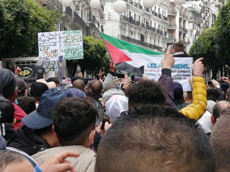 مظاهرات حاشدة بالجزائر العاصمة في الذكرى الثانية للحراك الشعبي مظاهرات حاشدة بالجزائر العاصمة في الذكرى الثانية للحراك الشعبي