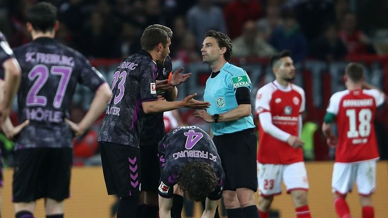 من مواجهة ماينز وفرايبورج بالدوري الألماني فيرنانديز يسجل هدف الفوز على برايتون بركلة جزاء