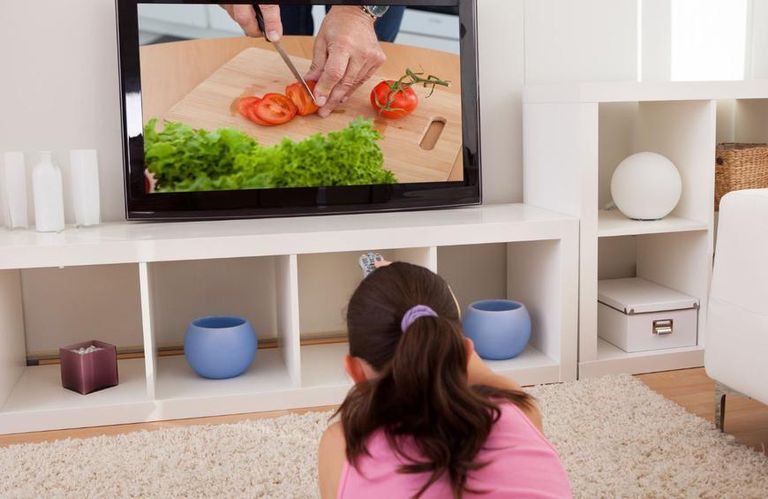 مشاهدة برامج الطبخ تؤدي إلى الإفراط في تناول الطعام