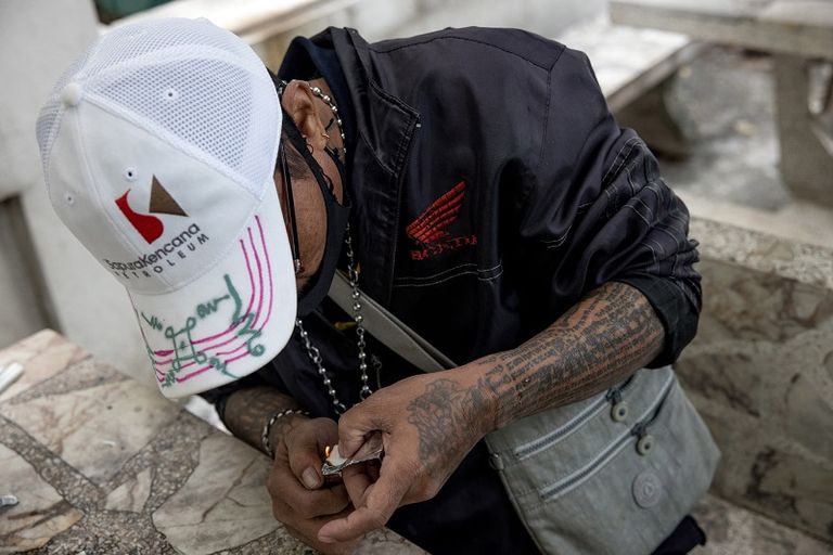 سيجارة محشوة بمخدر الميثامفيتامين