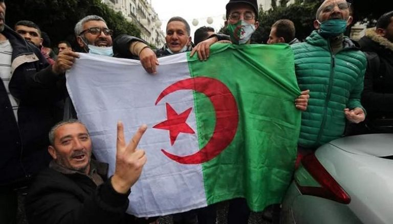 جزائريون يتظاهرون في الذكرى الثانية للحراك الشعبي