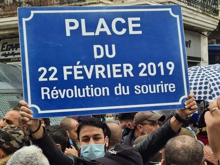 جزائريون يتظاهرون في الذكرى الثانية للحراك الشعبي